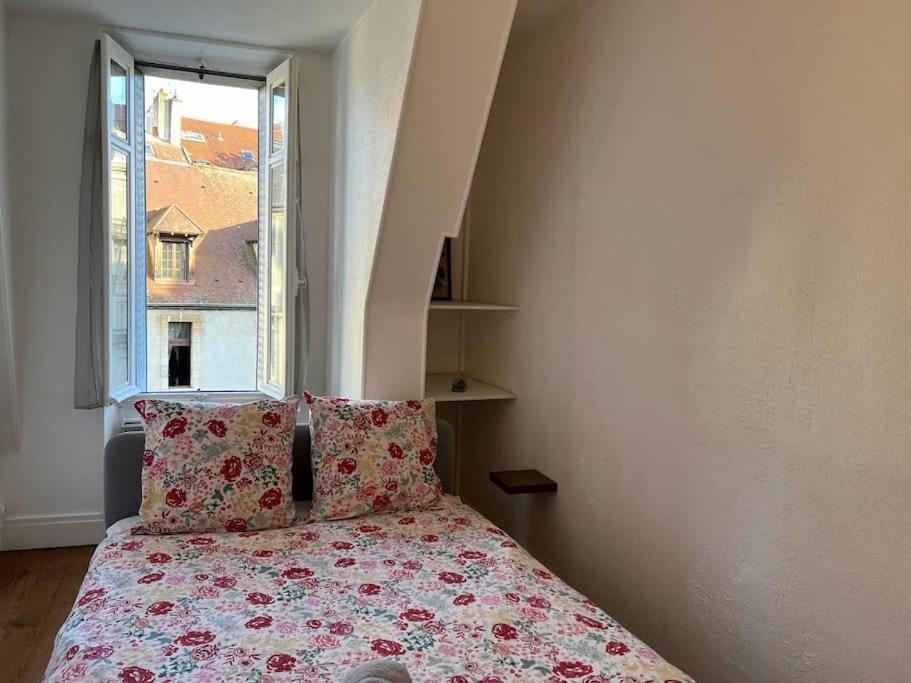 Le Comte Est Bon, Quartier Antiquaires Apartment Dijon Luaran gambar